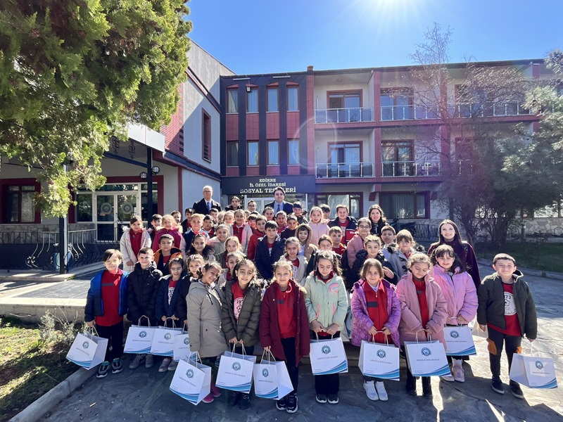 GENEL SEKRETER V. EYYÜP BATUHAN CİĞERCİ, 50. YIL İLKOKULU ÖĞRENCİLERİYLE BULUŞARAK YEREL YÖNETİMLER HAKKINDA BİLGİ VE DENEYİMLERİNİ PAYLAŞTI