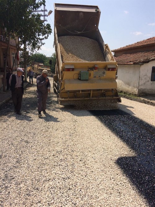 HACI KÖY PAZARDERE ARASI HACI KÖYÜ İÇİ ASFALT ÇALIŞMASI DEVAM EDİYOR
