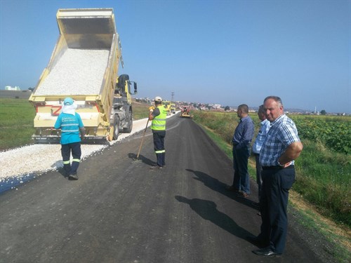 UZUNKÖPRÜ İLÇESİ KIRKKAVAK KÖYÜ YOL ASFALTLAMA ÇALIŞMALARI DEVAM EDİYOR